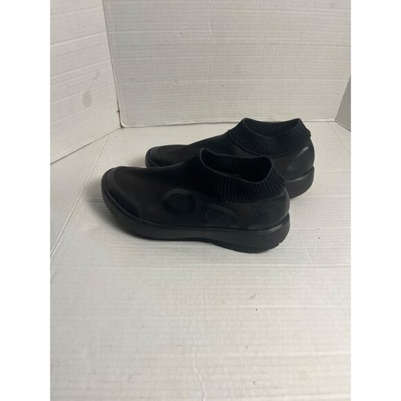 Oofos OOMG eeZee Mens Size 9.5 Black Slip-On Recovery Shoes With Comfort Foam - Picture 8 of 11
